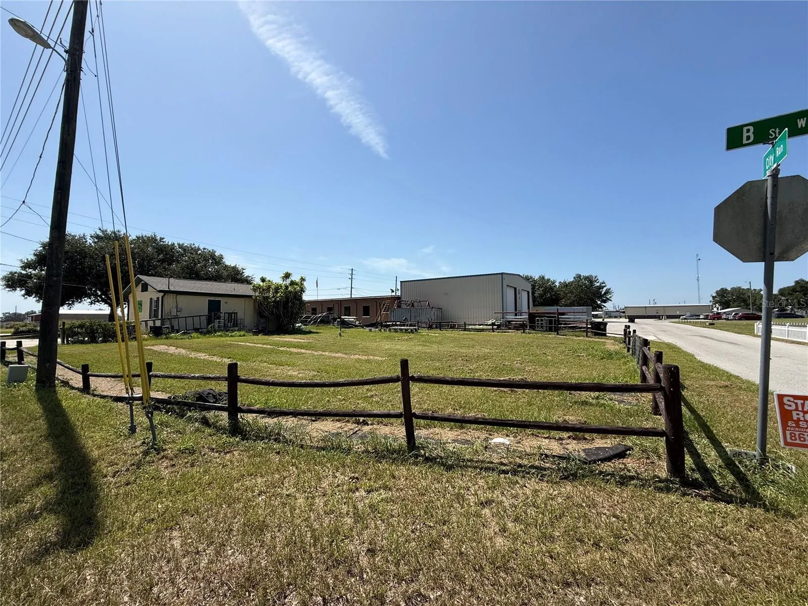225 N SCENIC HWY