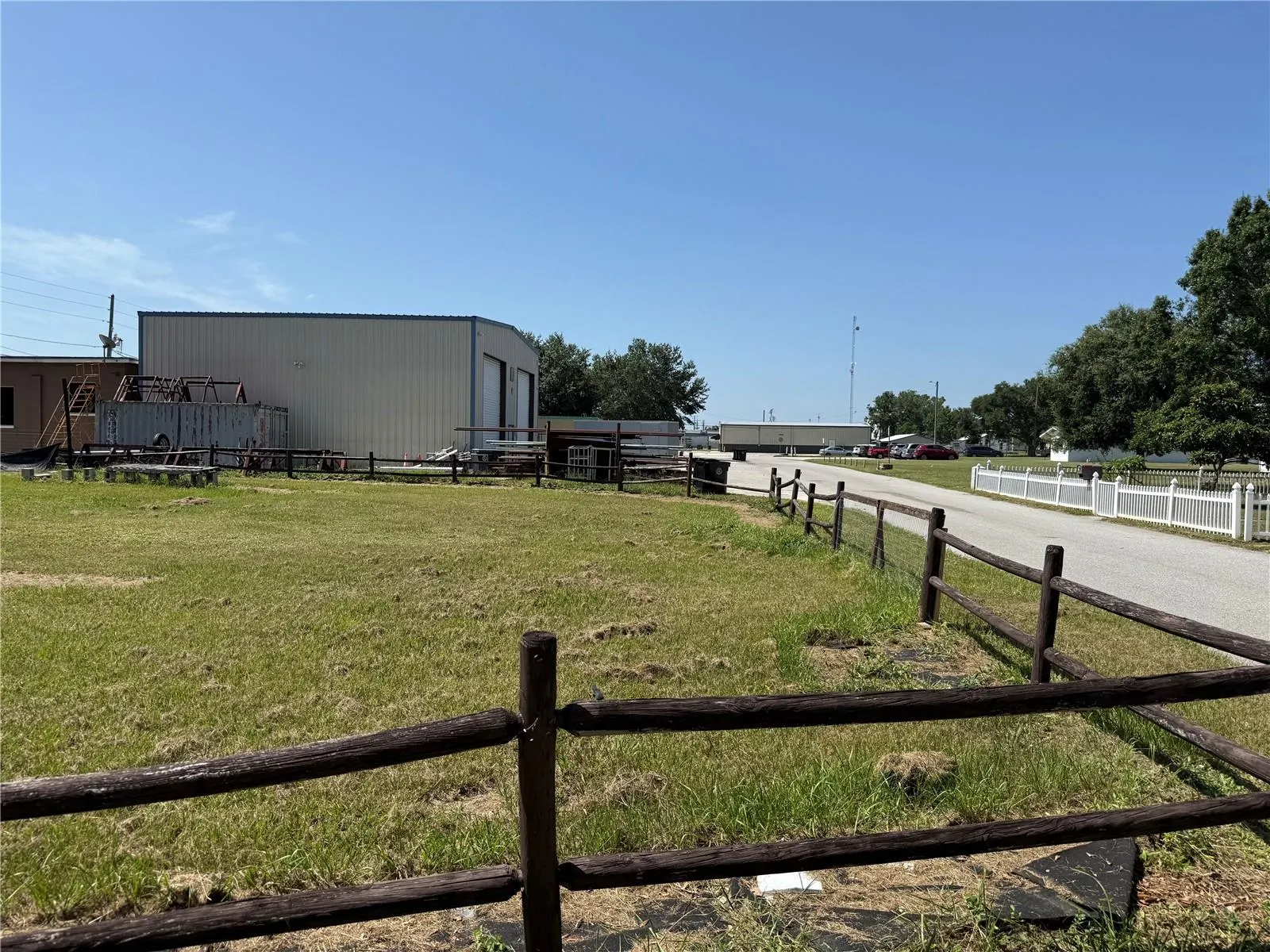 225 N SCENIC HWY