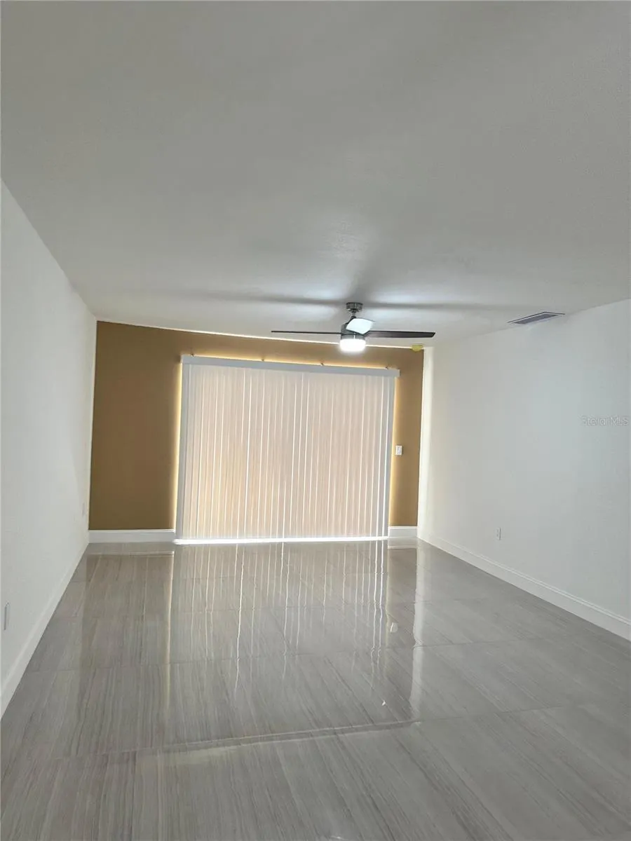 3850 N LAKE DR #142, #142
