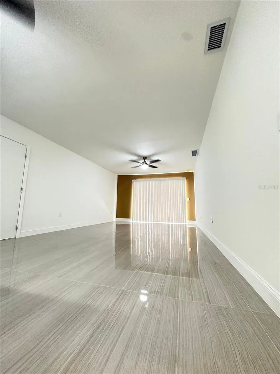 3850 N LAKE DR #142, #142