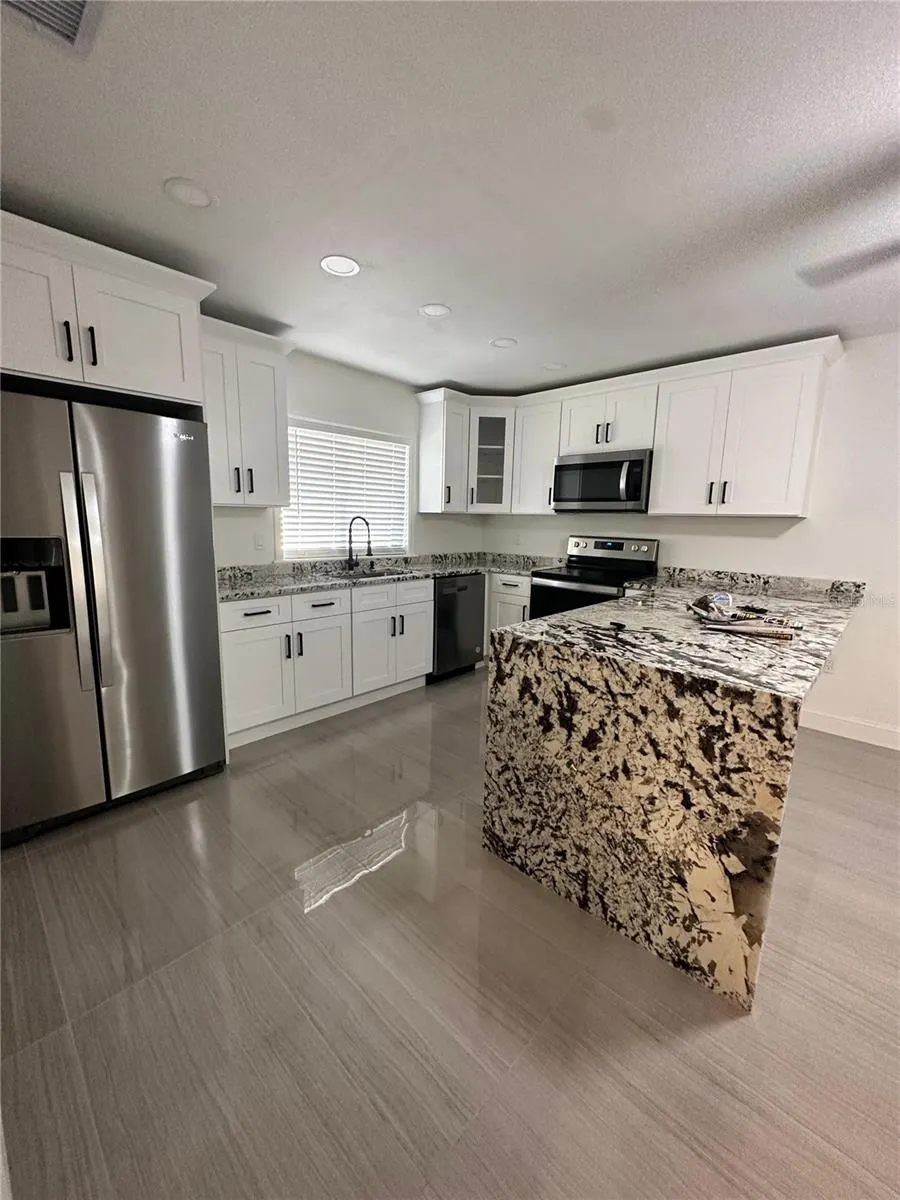 3850 N LAKE DR #142, #142