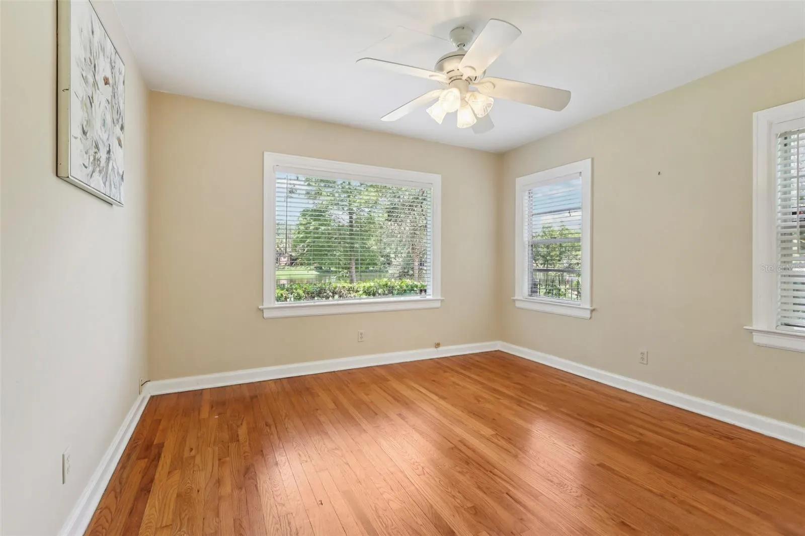 5803 ROBERTA CIR