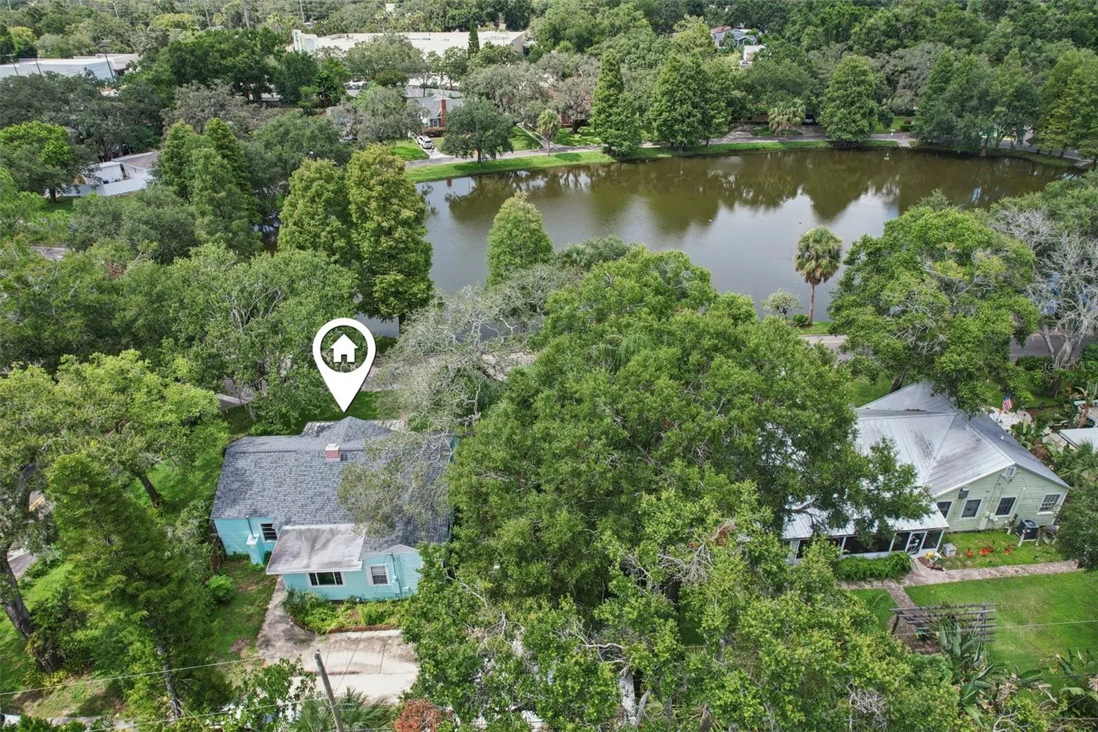 5803 ROBERTA CIR