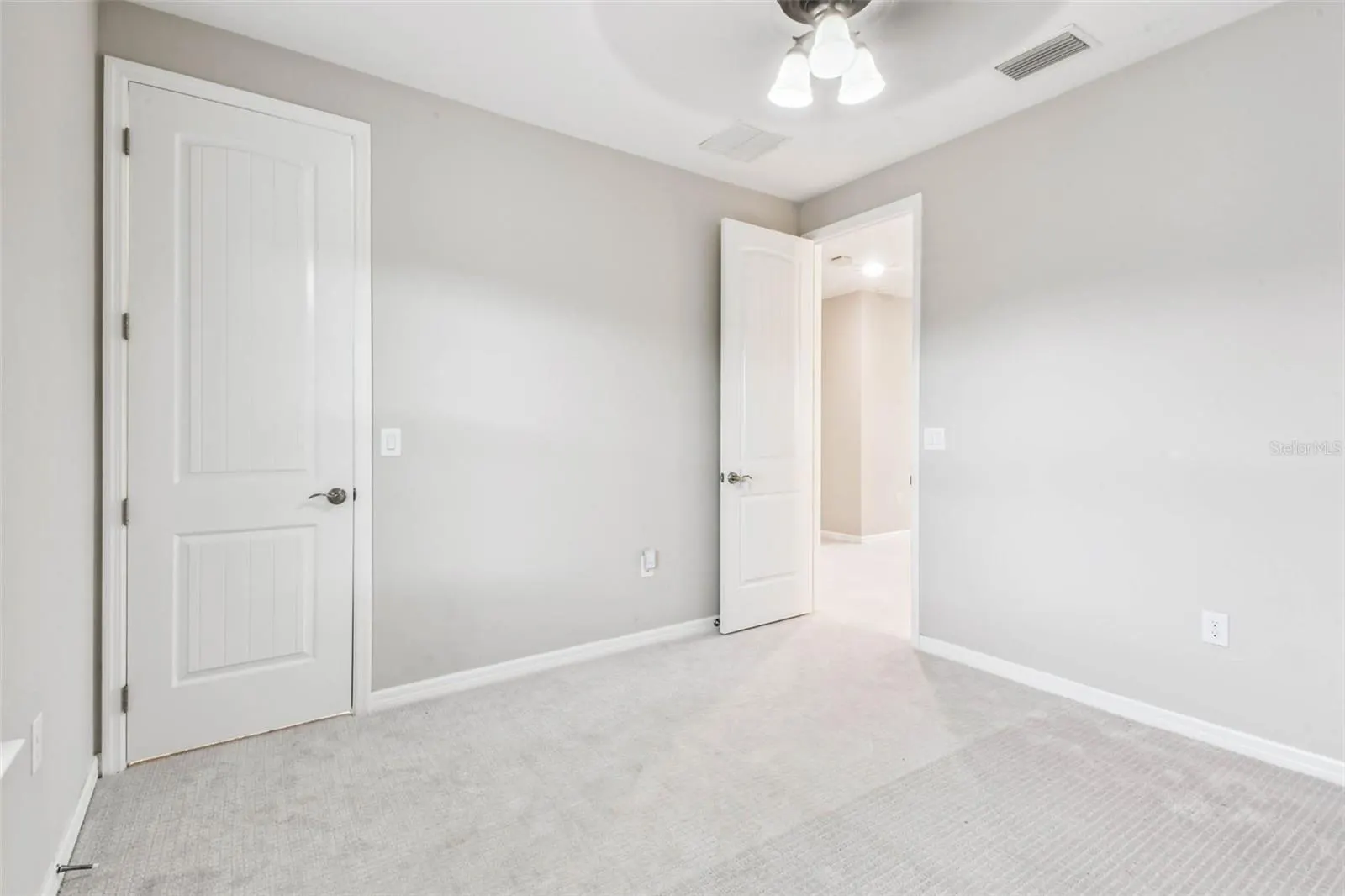 18757 BIRCHWOOD GROVES DR