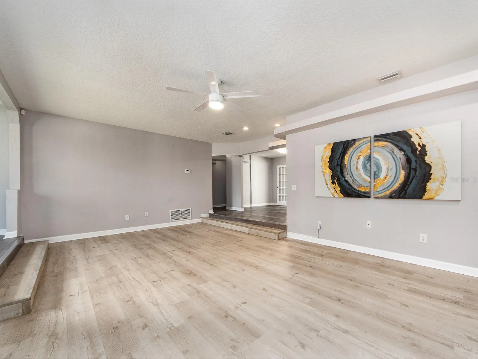 1549 LINWOOD DR