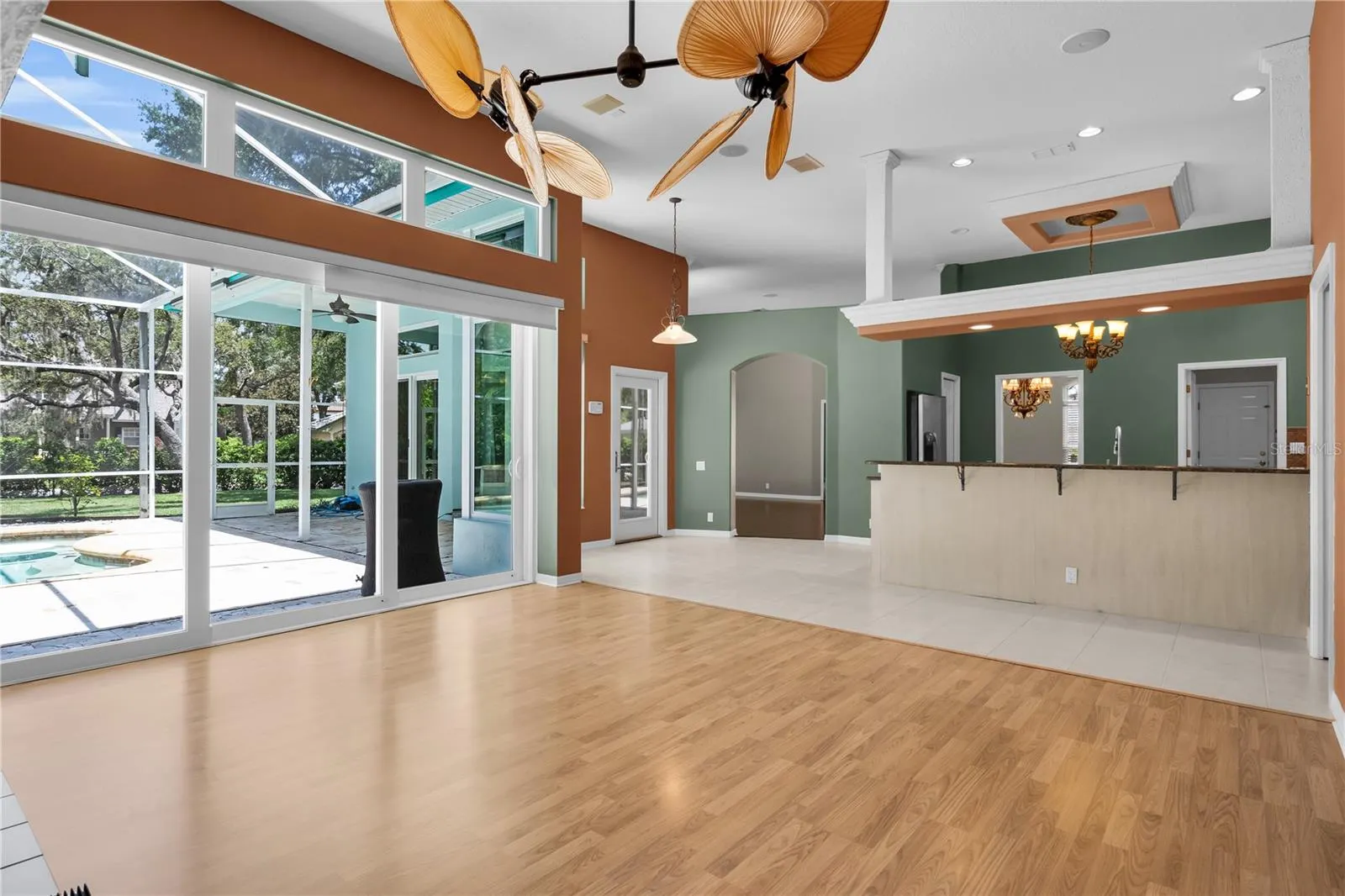 104 CAMELOT RIDGE DR