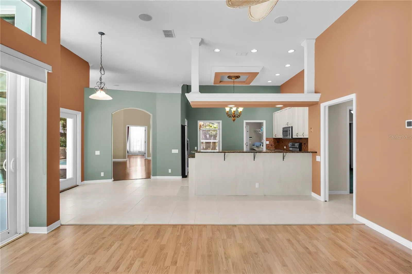 104 CAMELOT RIDGE DR