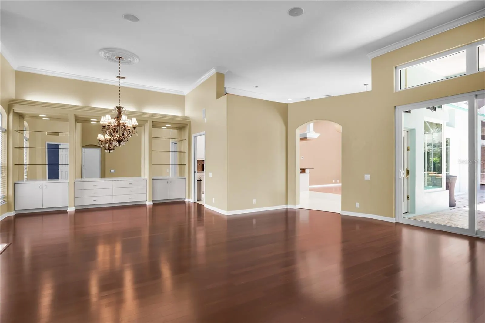 104 CAMELOT RIDGE DR