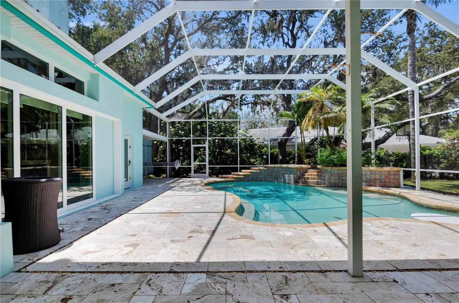 104 CAMELOT RIDGE DR