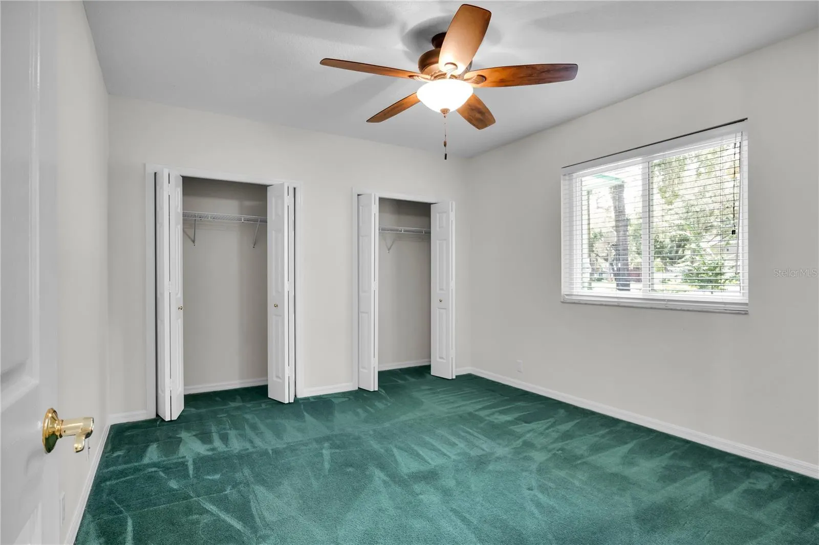 104 CAMELOT RIDGE DR