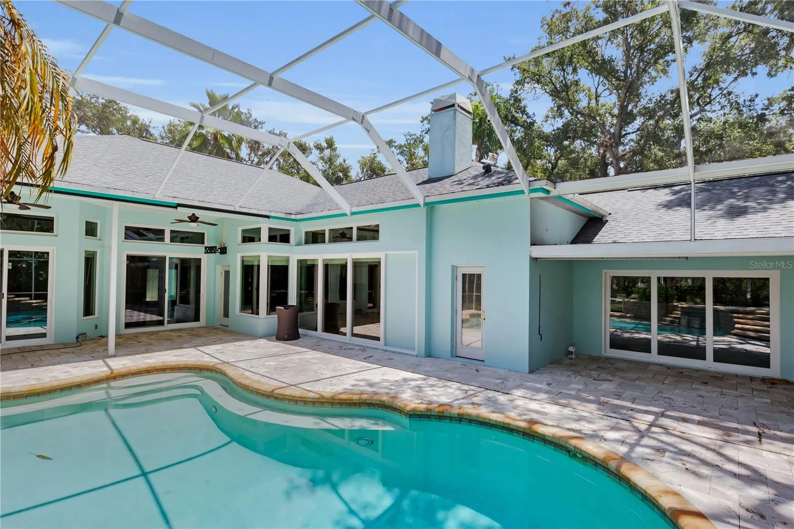 104 CAMELOT RIDGE DR