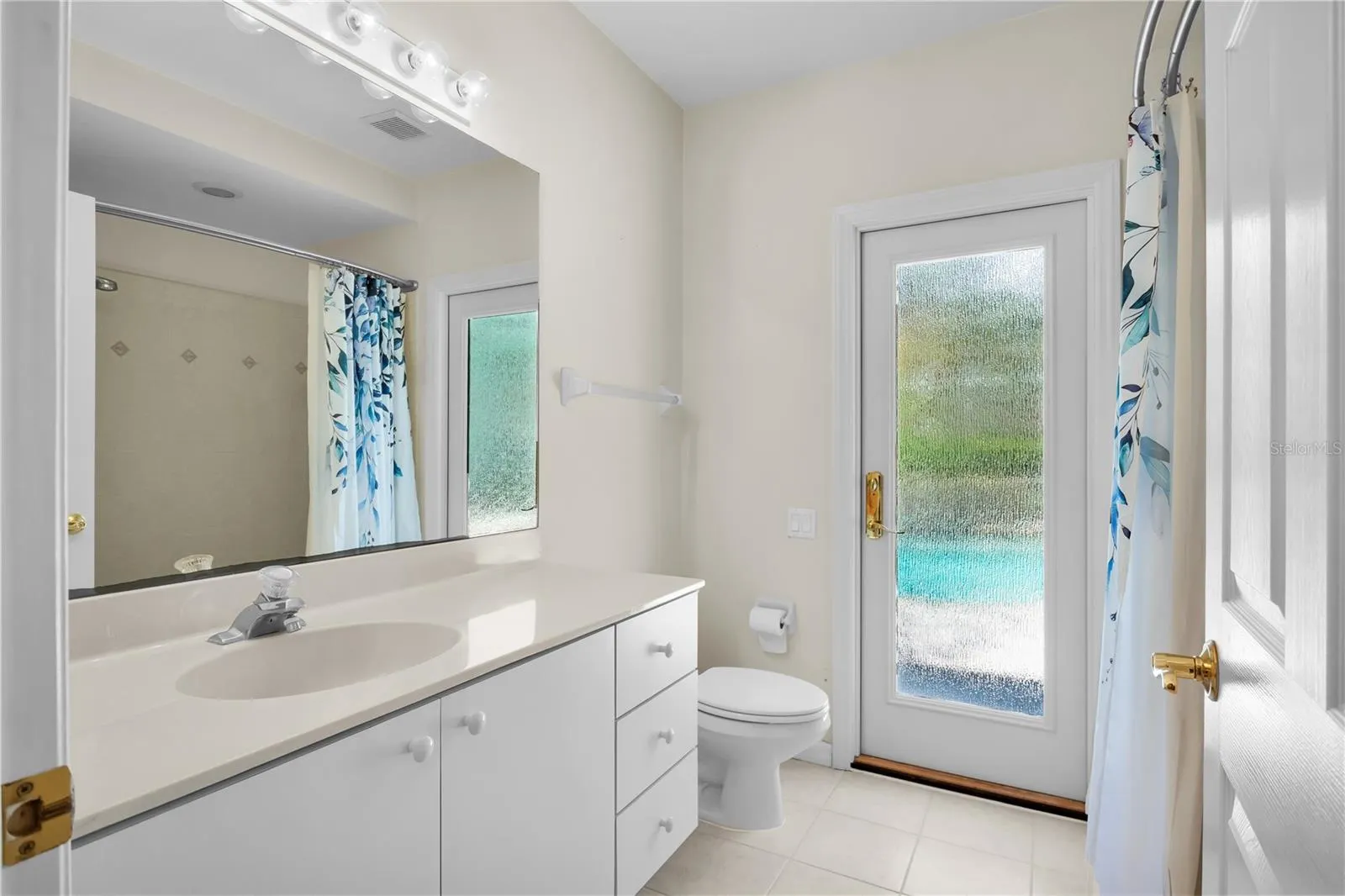 104 CAMELOT RIDGE DR