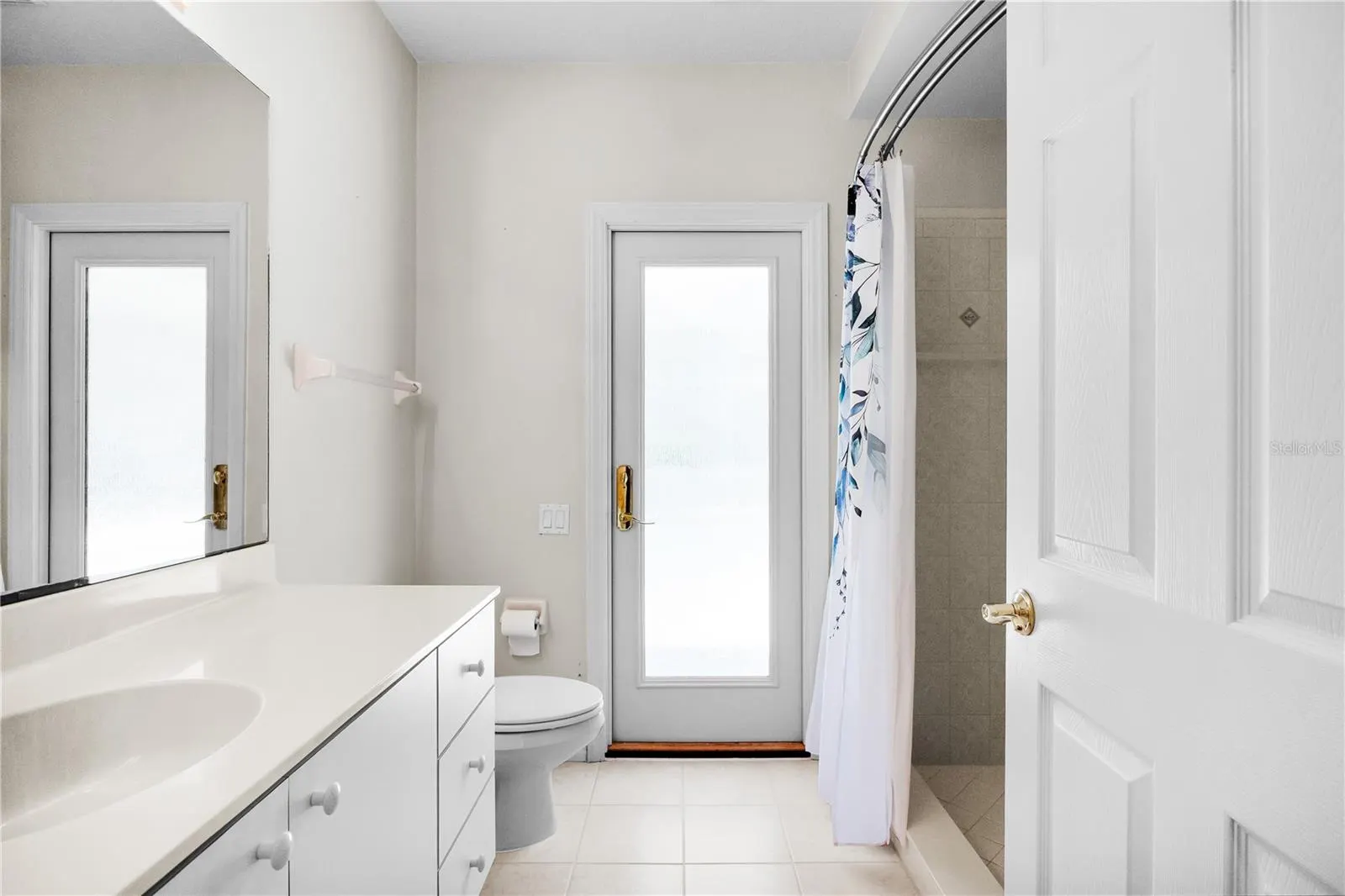 104 CAMELOT RIDGE DR