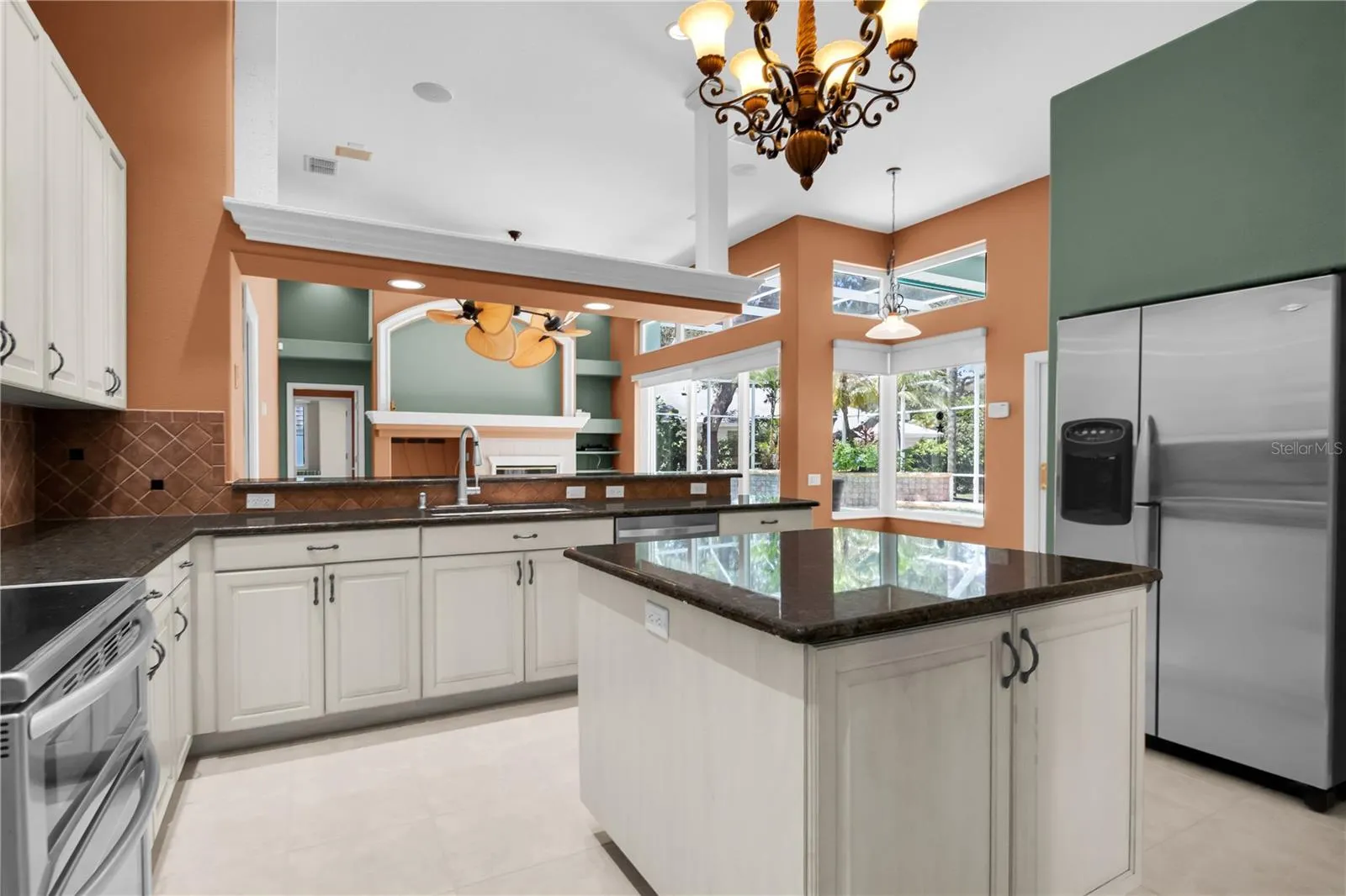 104 CAMELOT RIDGE DR