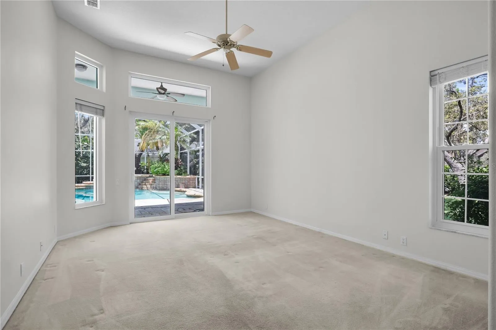 104 CAMELOT RIDGE DR