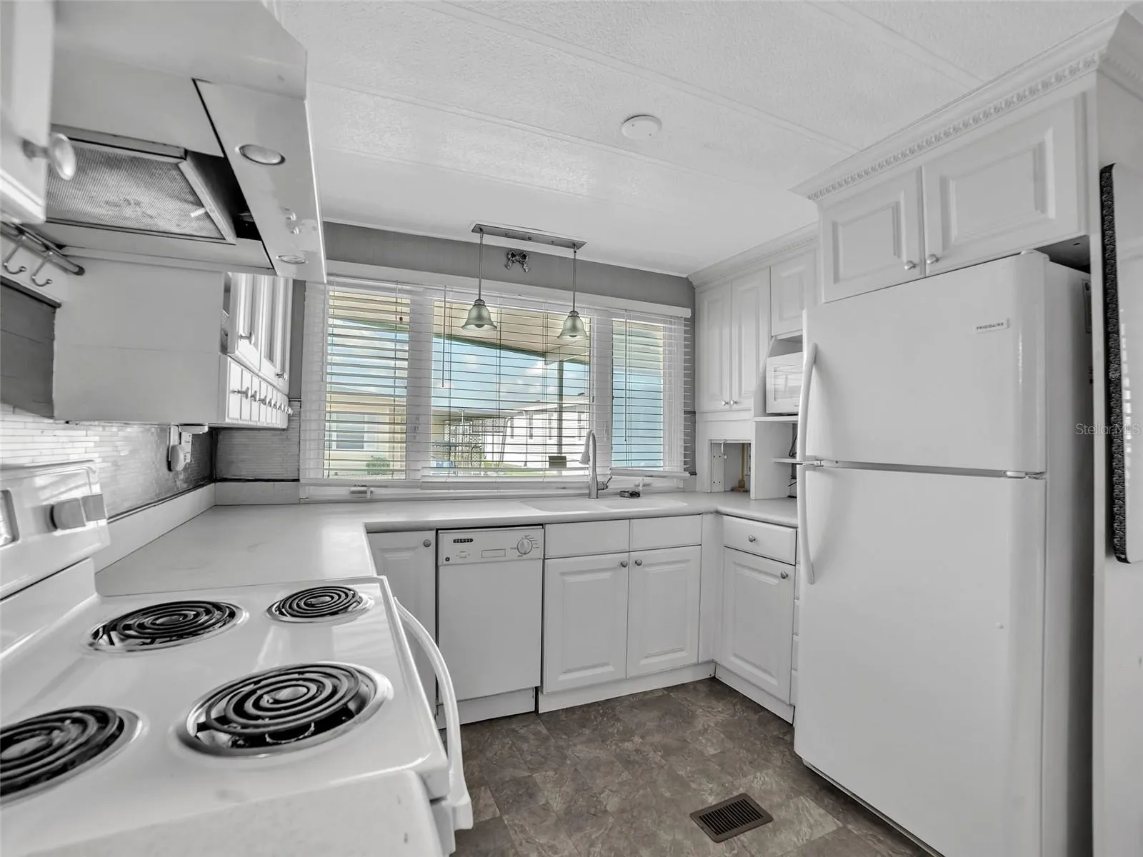 3225 SUMAC TER