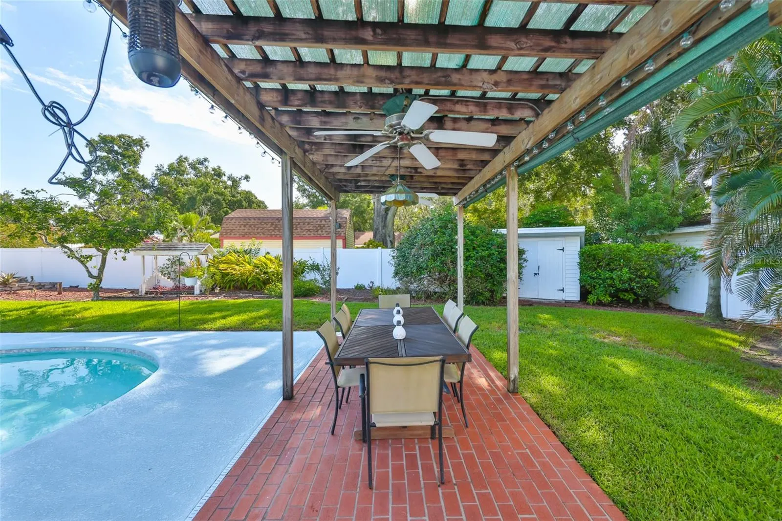 13562 LAKE MAGDALENE DR