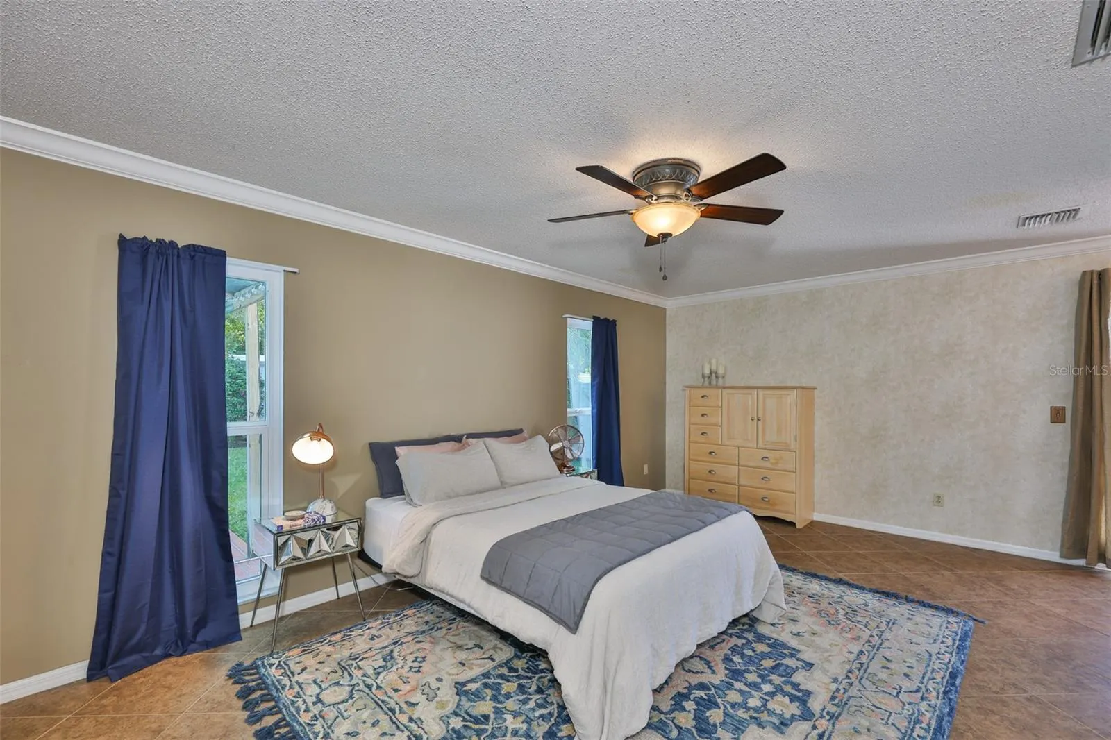 13562 LAKE MAGDALENE DR
