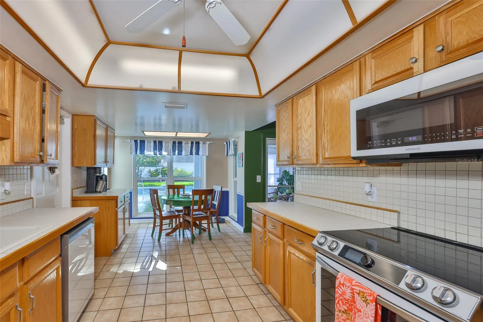 13562 LAKE MAGDALENE DR