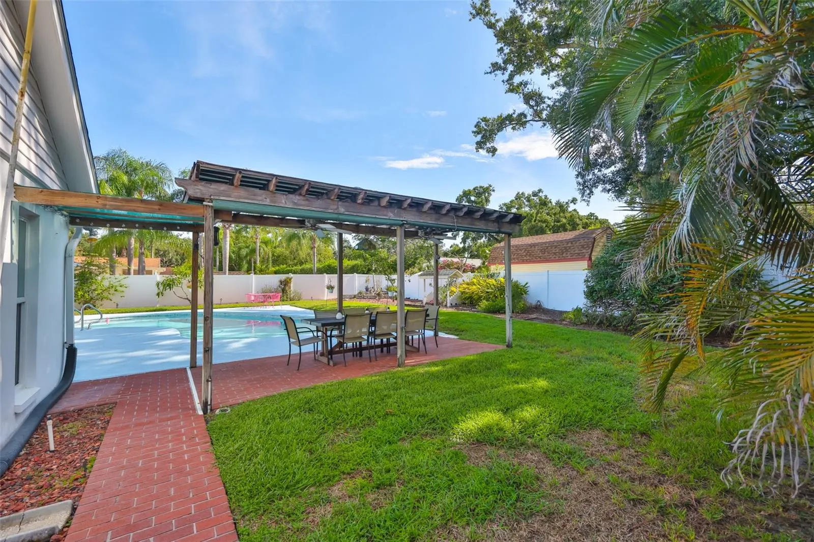 13562 LAKE MAGDALENE DR