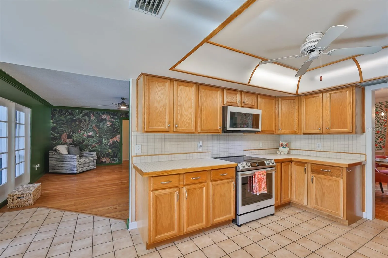 13562 LAKE MAGDALENE DR