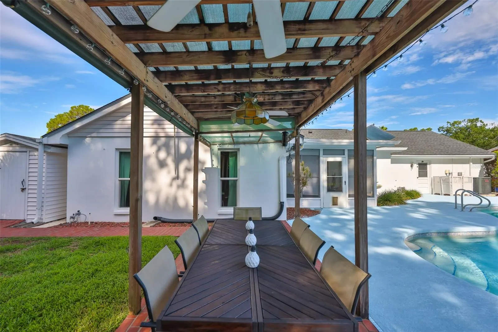 13562 LAKE MAGDALENE DR