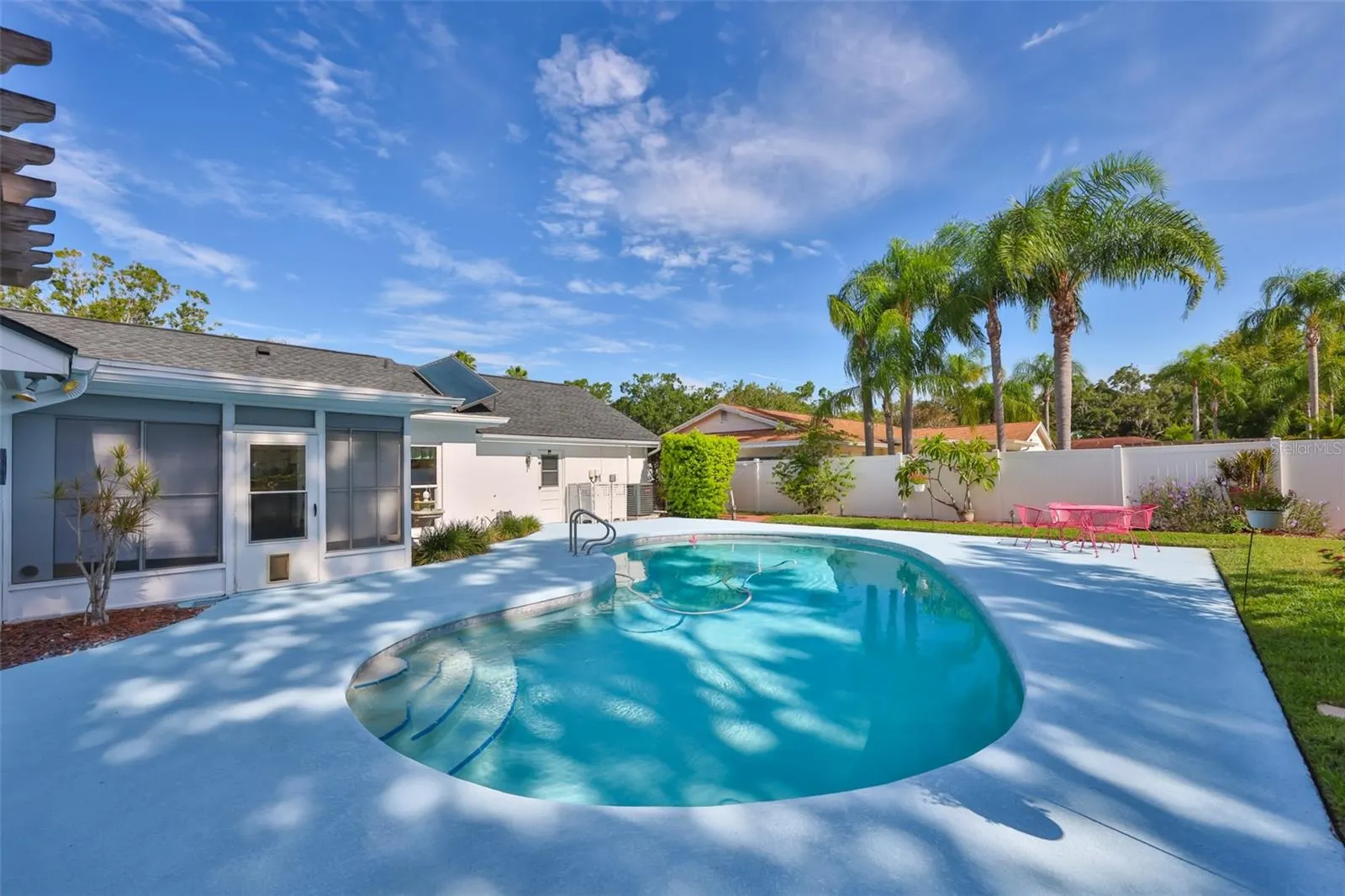 13562 LAKE MAGDALENE DR