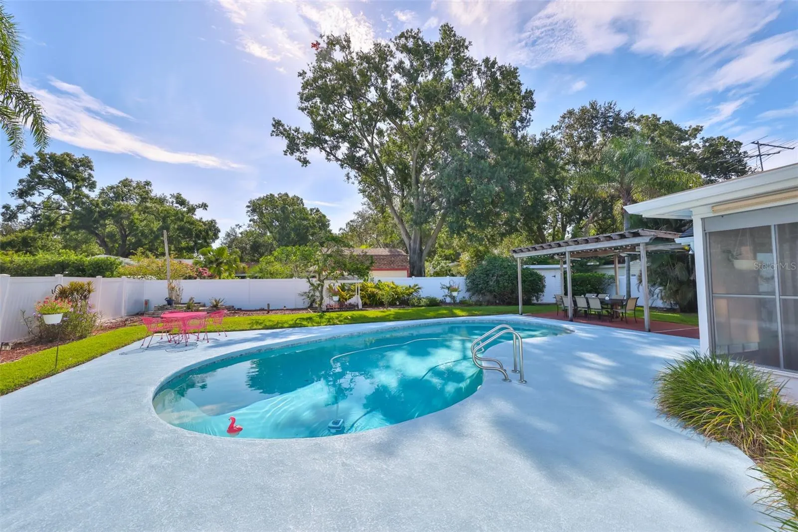 13562 LAKE MAGDALENE DR
