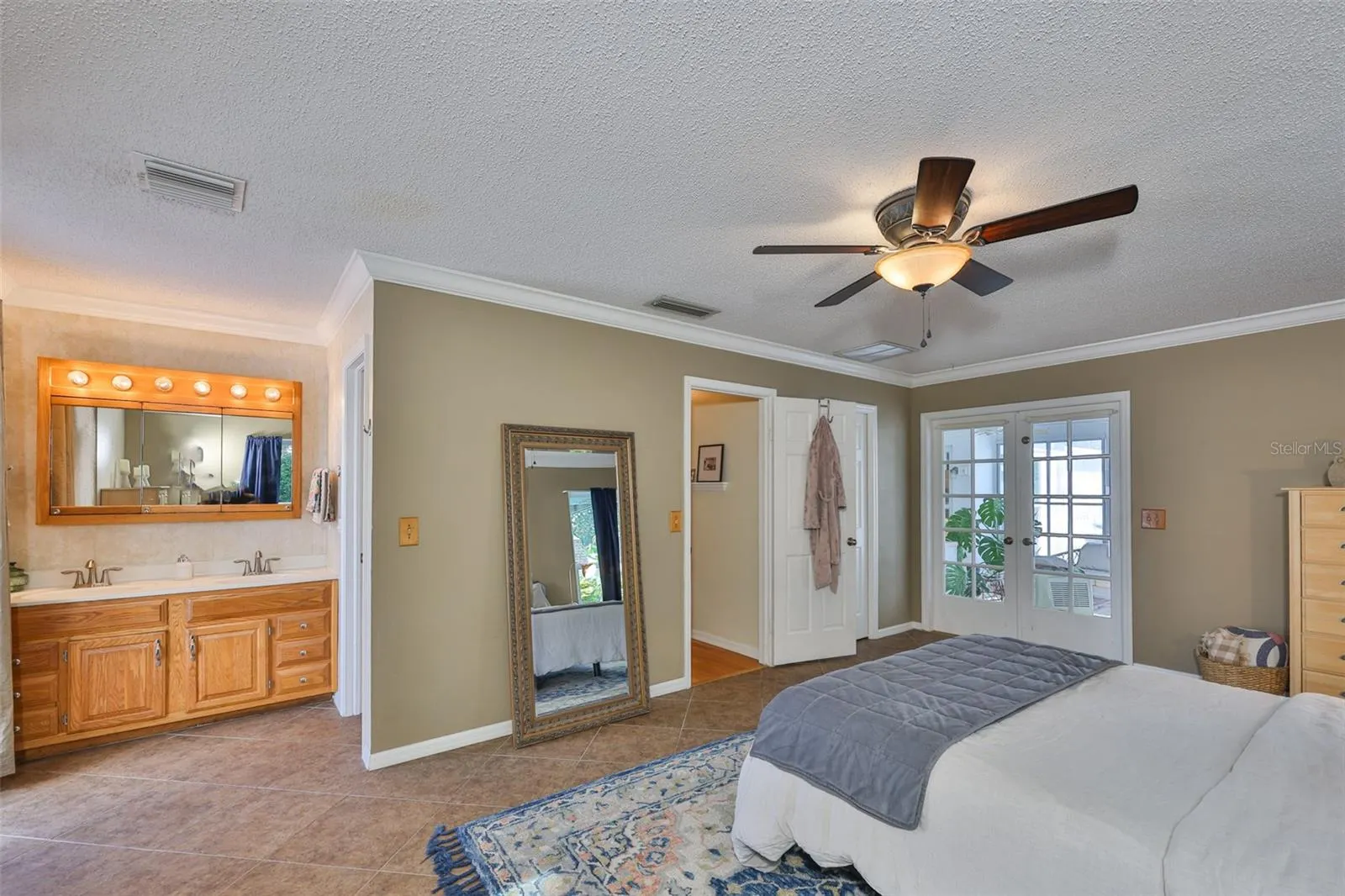13562 LAKE MAGDALENE DR
