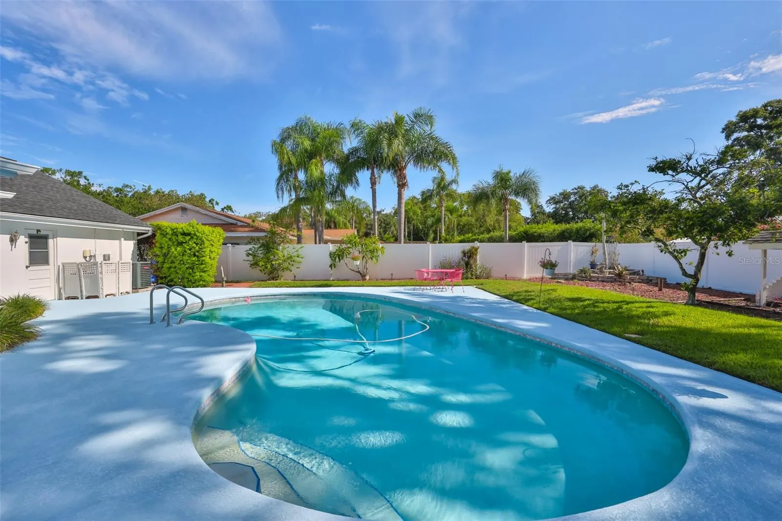 13562 LAKE MAGDALENE DR