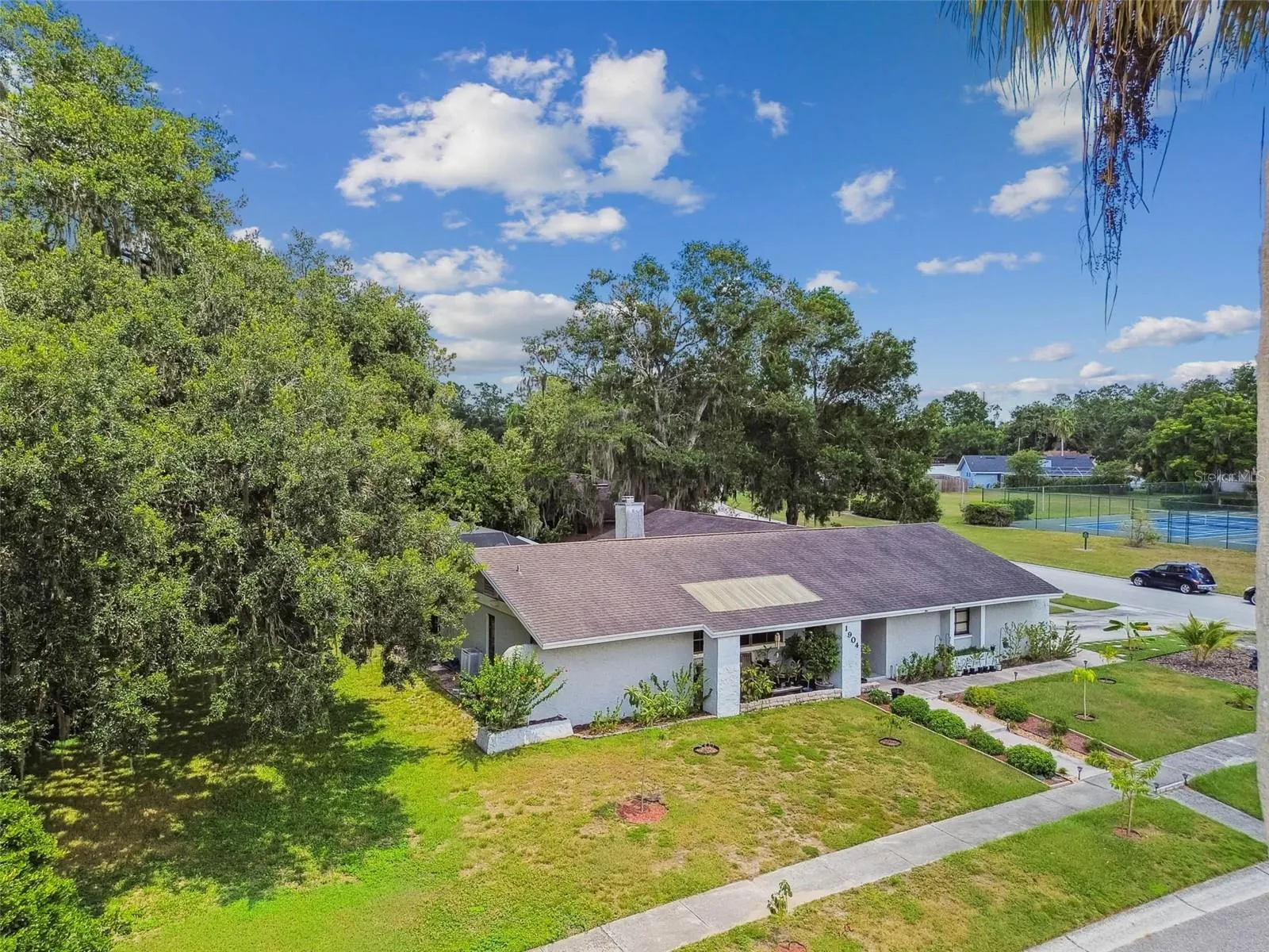 1904 TEAKWOOD DR