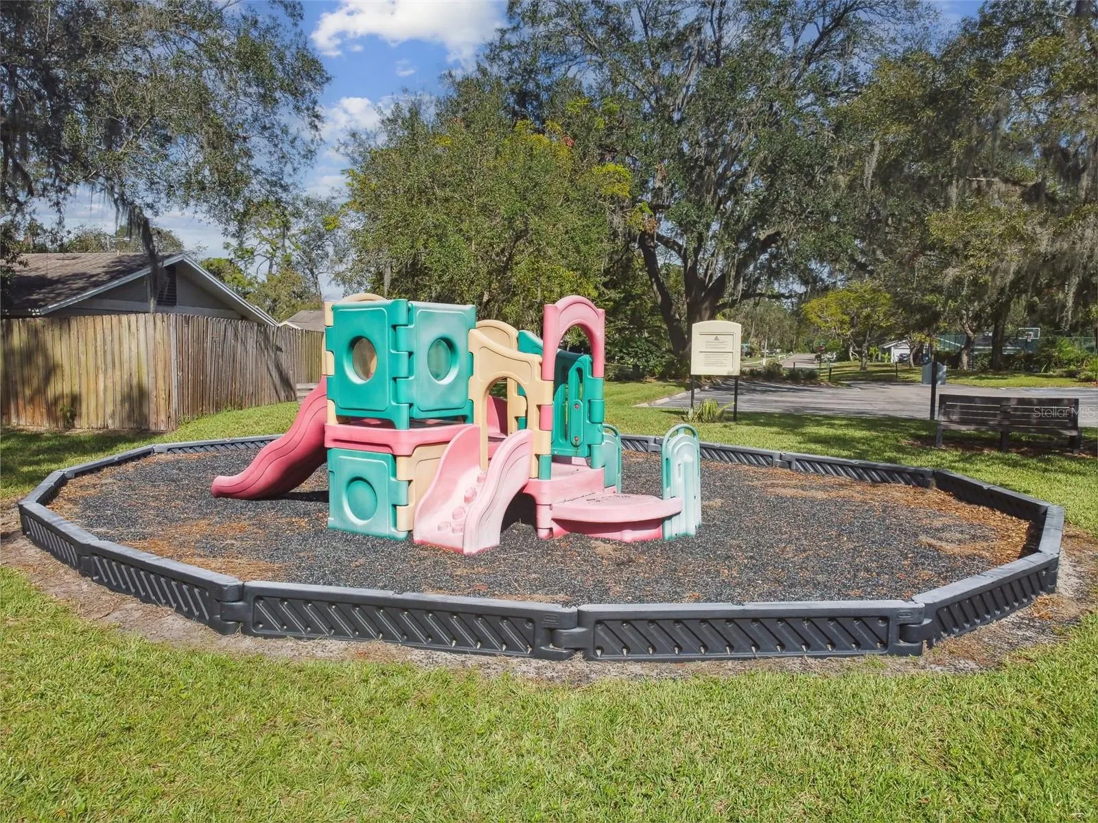 1904 TEAKWOOD DR