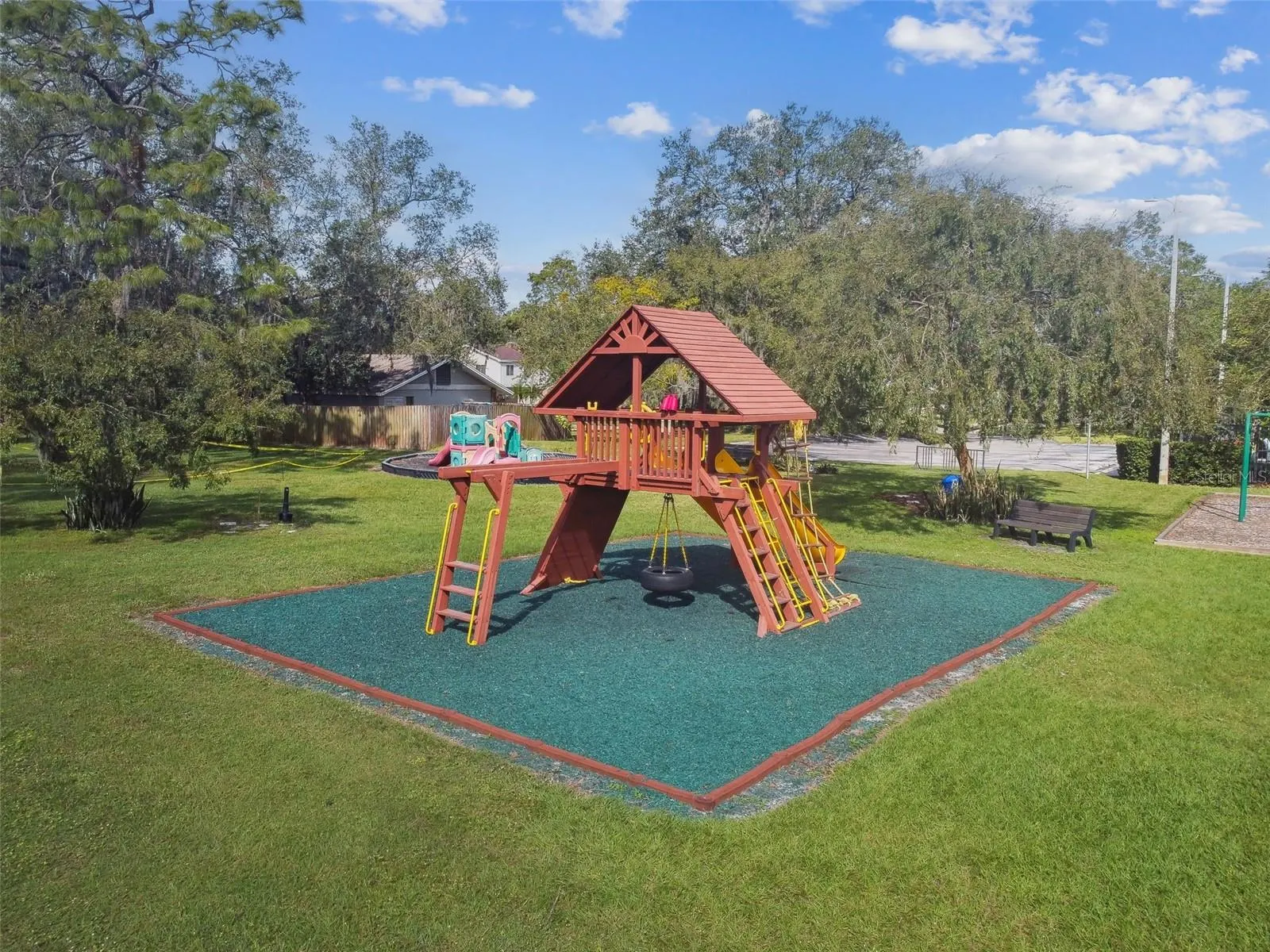 1904 TEAKWOOD DR