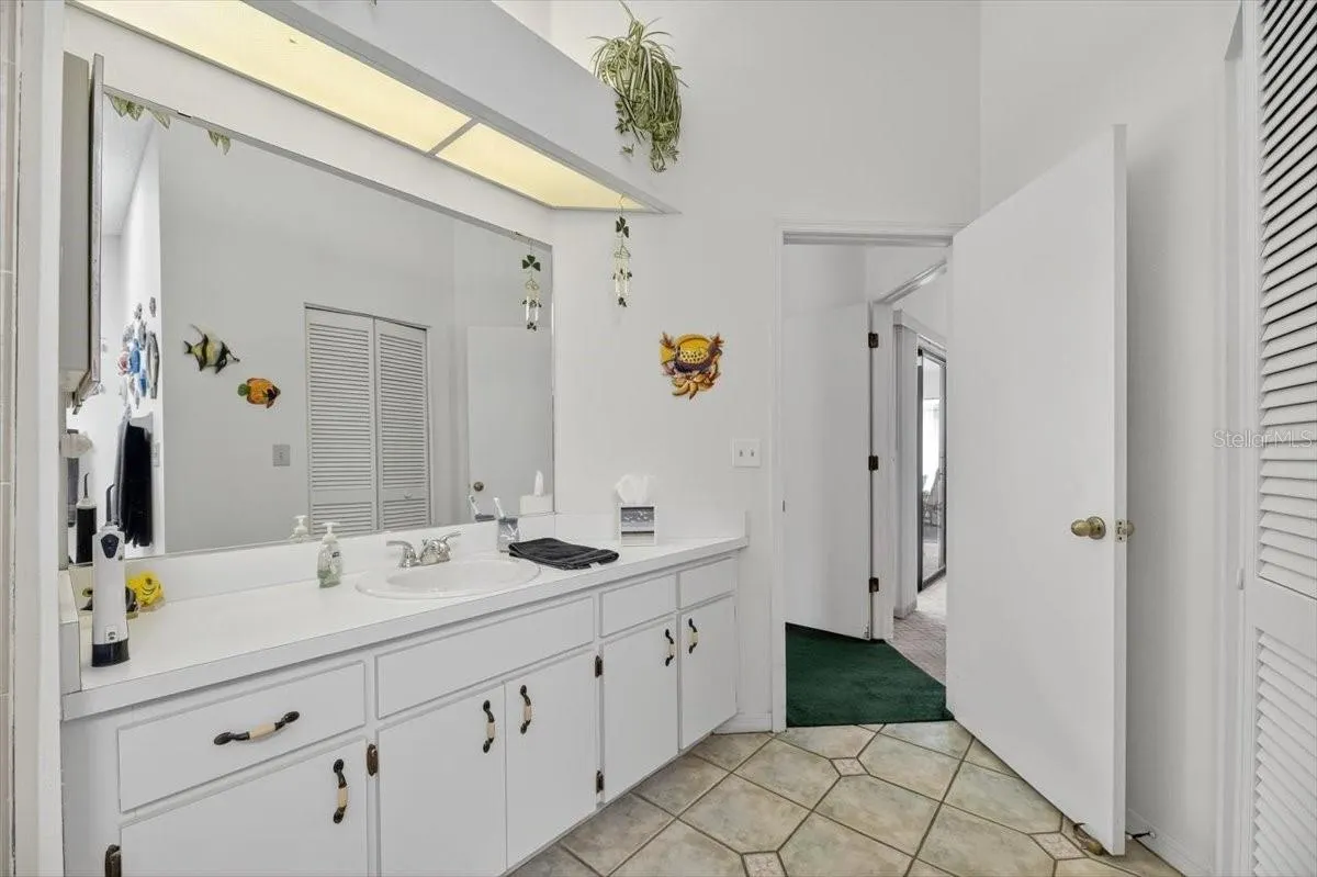 1828 E DEL WEBB BLVD