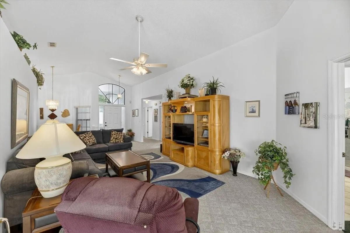 1828 E DEL WEBB BLVD