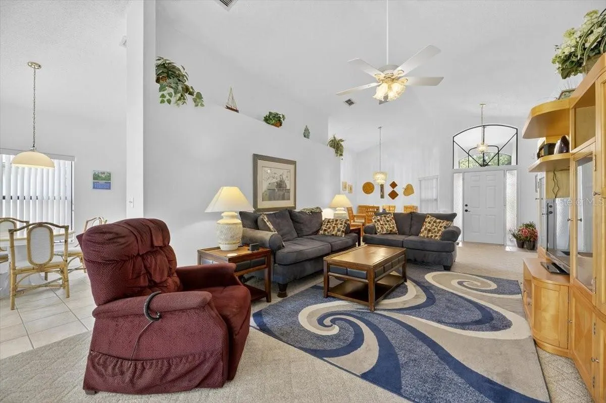 1828 E DEL WEBB BLVD
