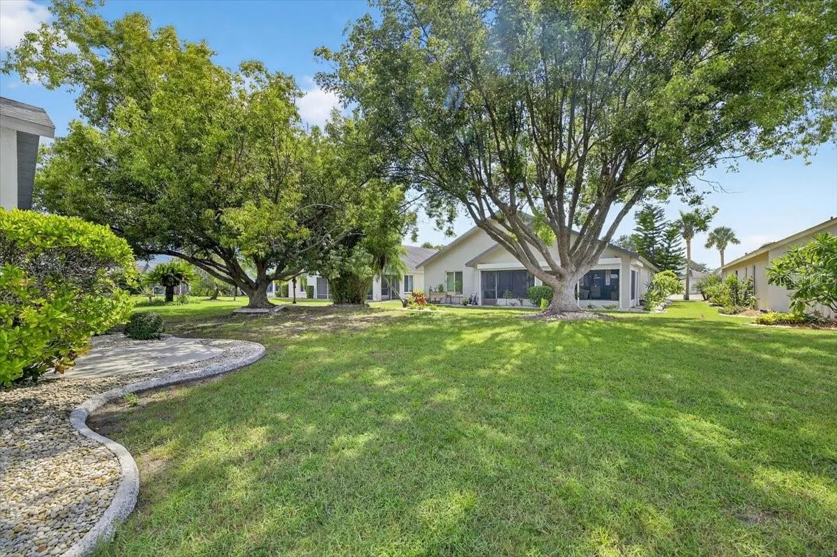 1828 E DEL WEBB BLVD