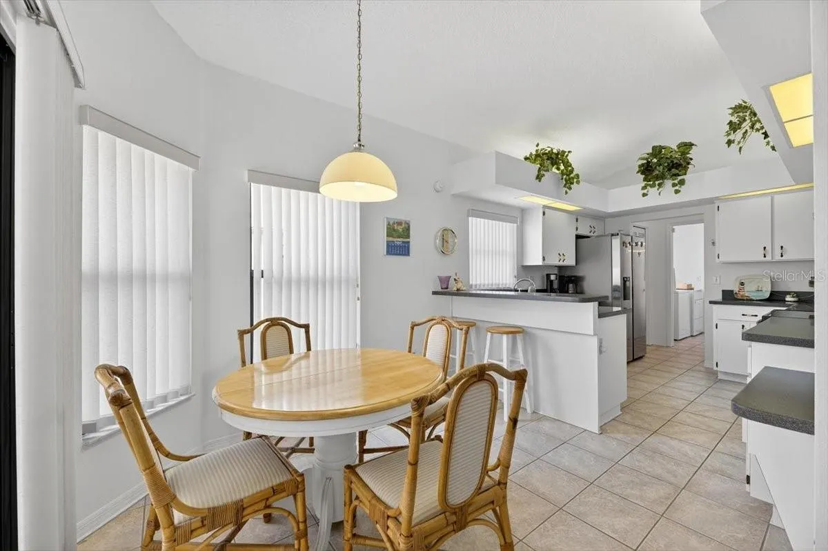1828 E DEL WEBB BLVD