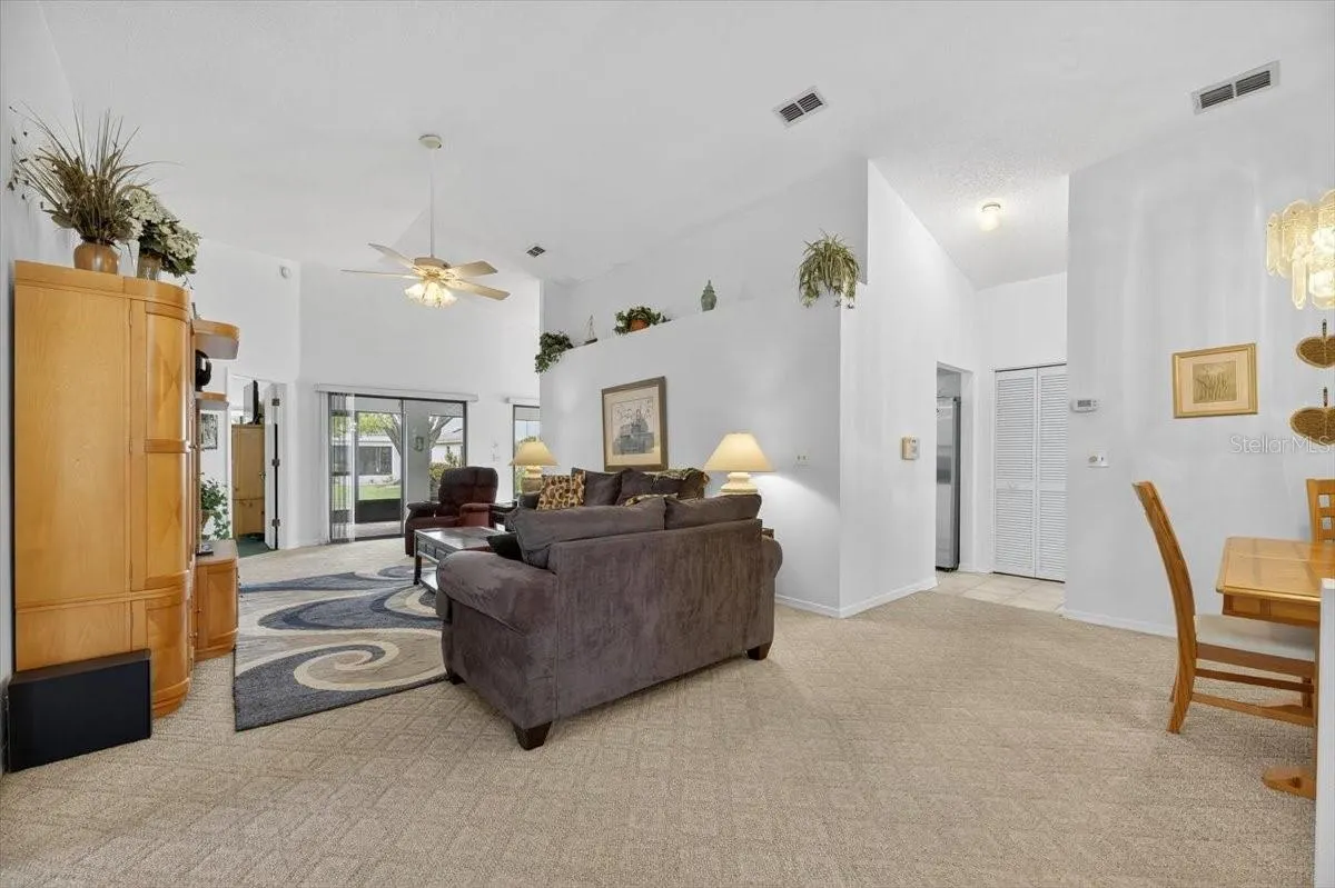 1828 E DEL WEBB BLVD