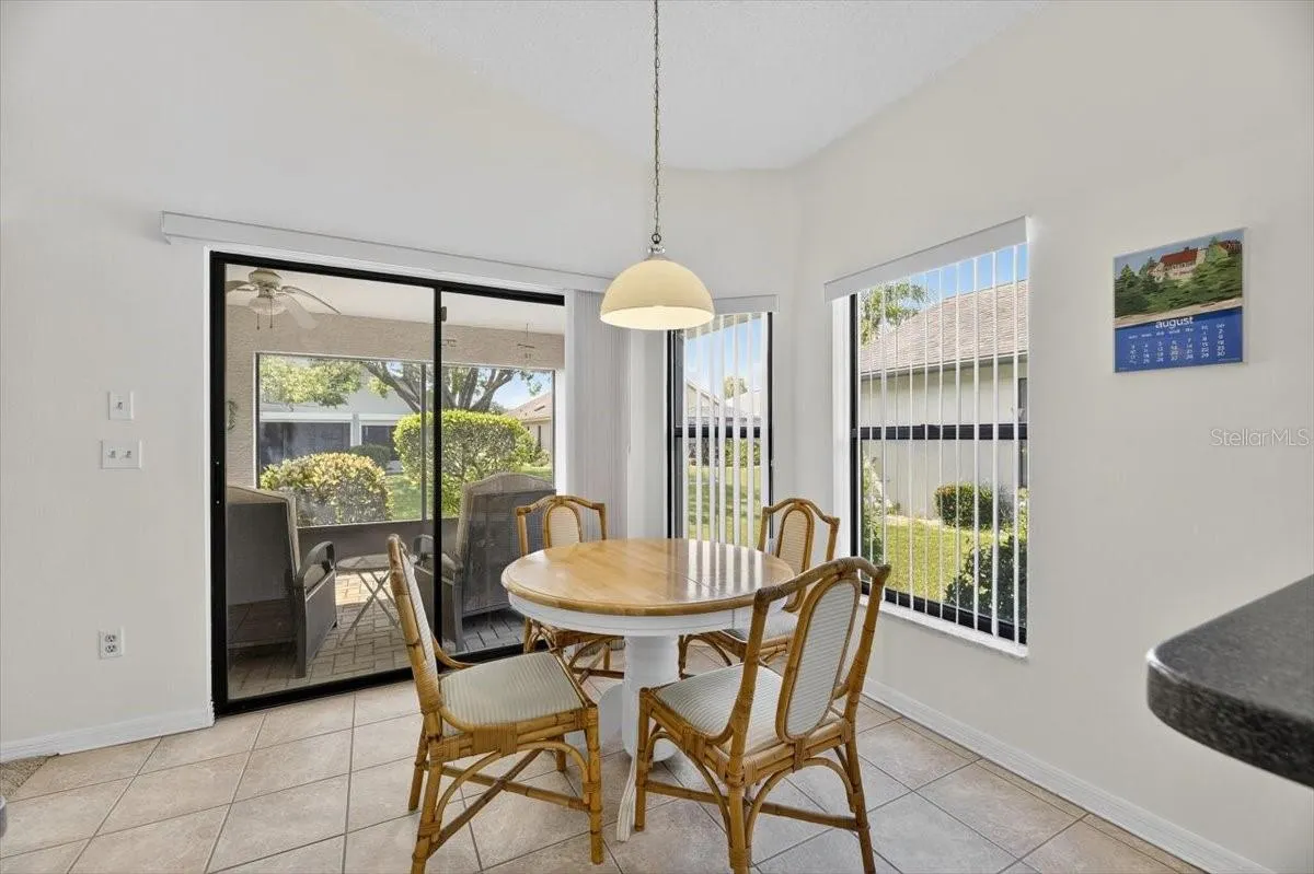 1828 E DEL WEBB BLVD