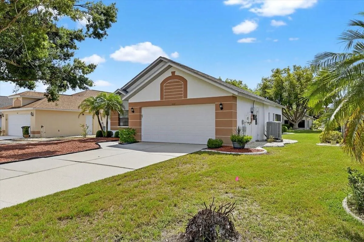 1828 E DEL WEBB BLVD