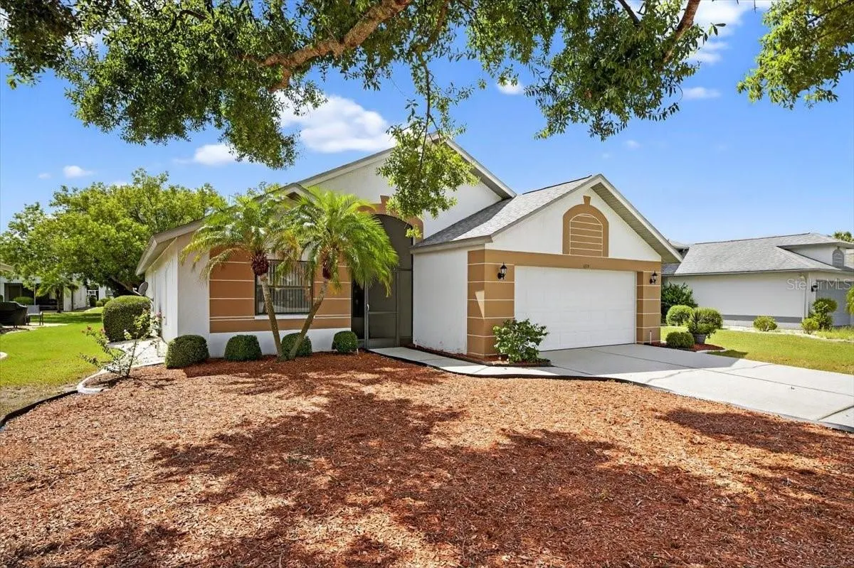 1828 E DEL WEBB BLVD