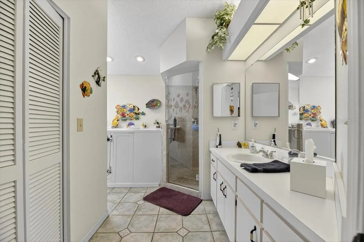 1828 E DEL WEBB BLVD