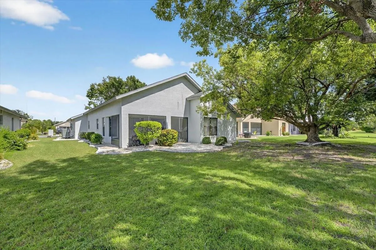 1828 E DEL WEBB BLVD