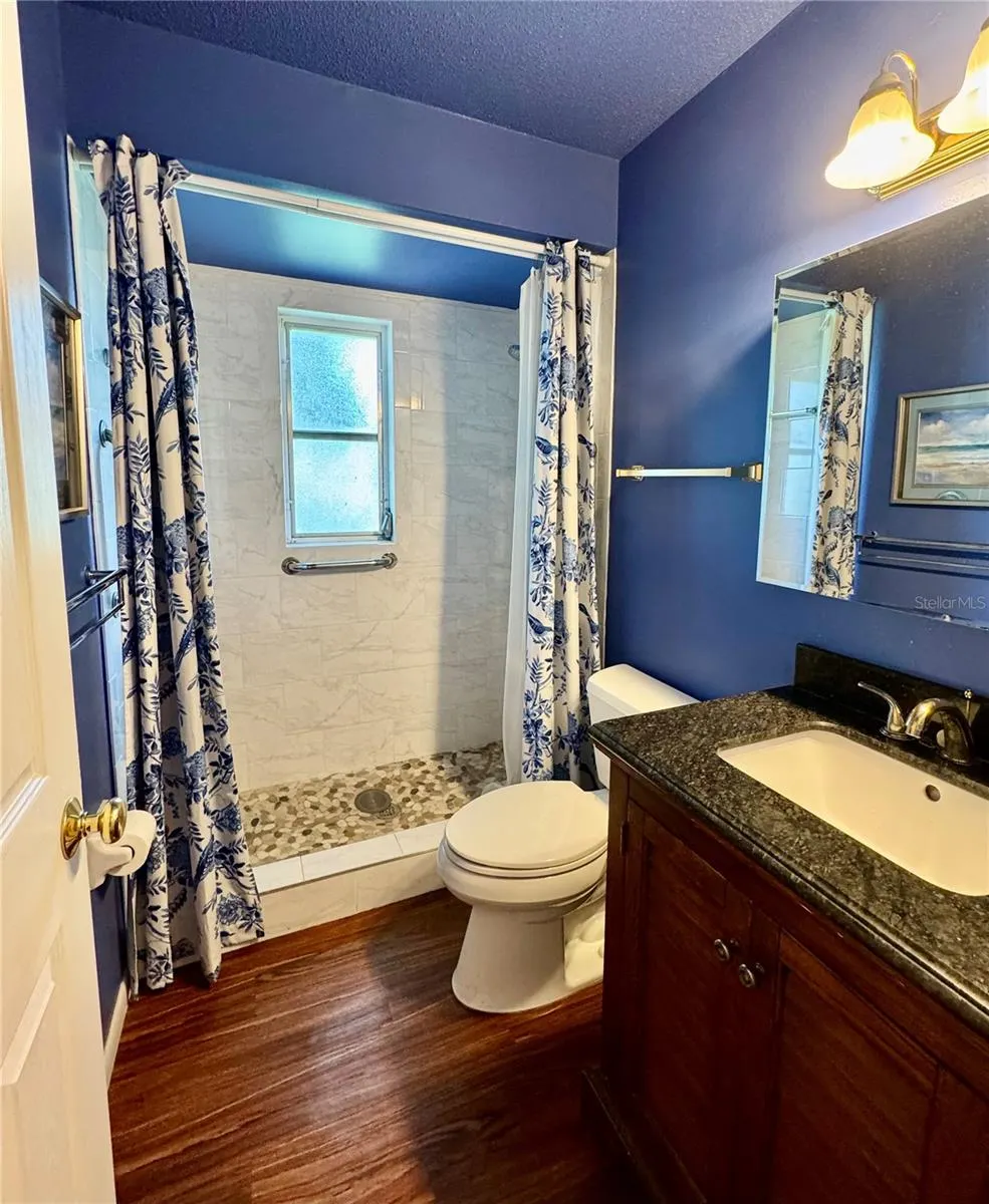 857 CAMBRIDGE CT