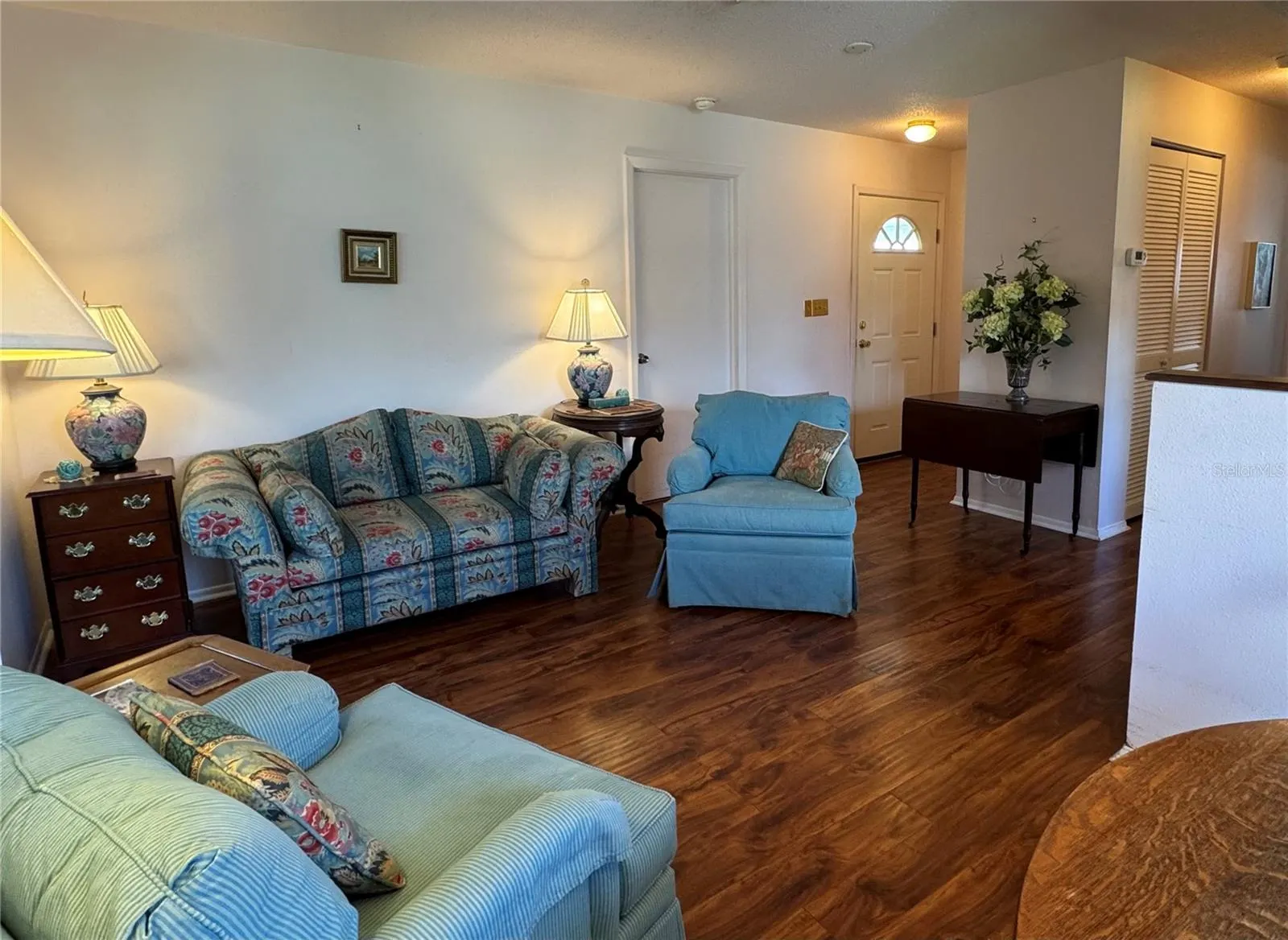 857 CAMBRIDGE CT