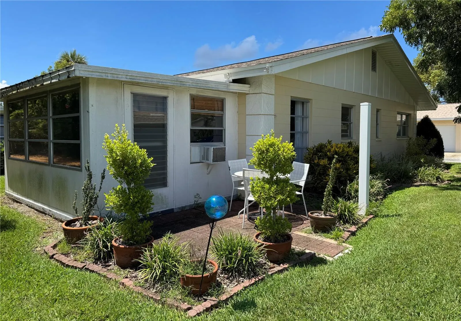 857 CAMBRIDGE CT