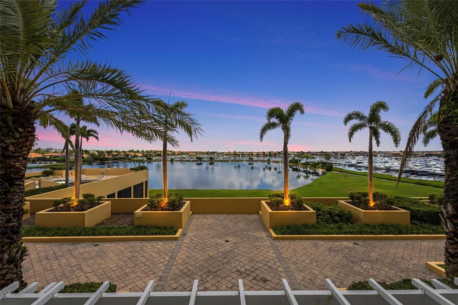 140 RIVIERA DUNES WAY #202, #202