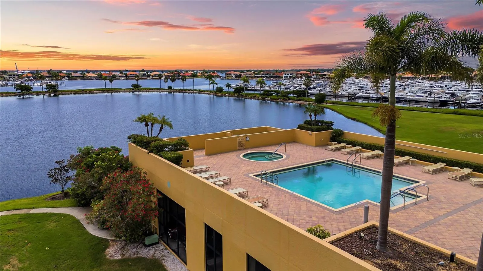 140 RIVIERA DUNES WAY #202, #202