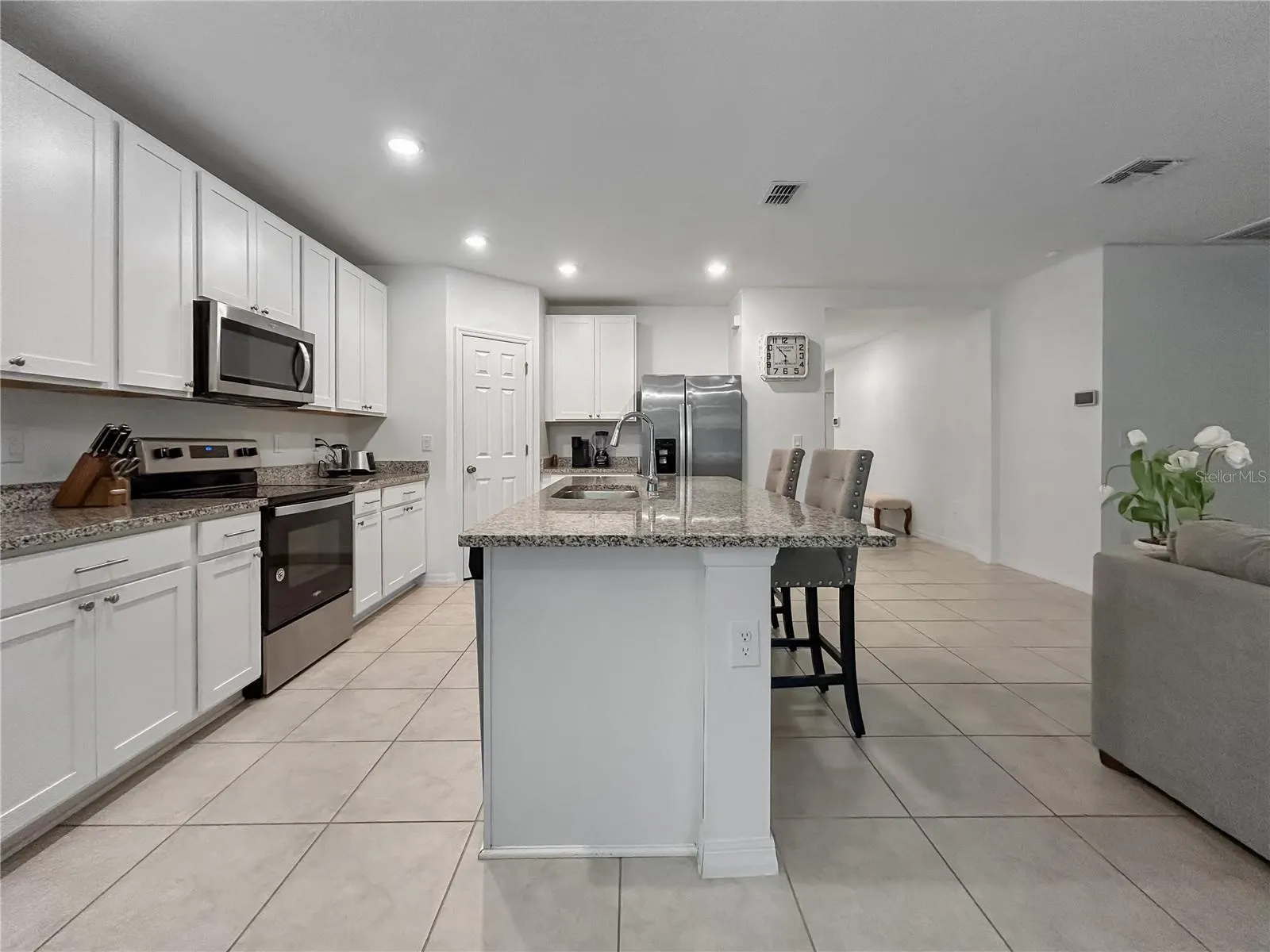 573 VISTA VILLAGES BLVD